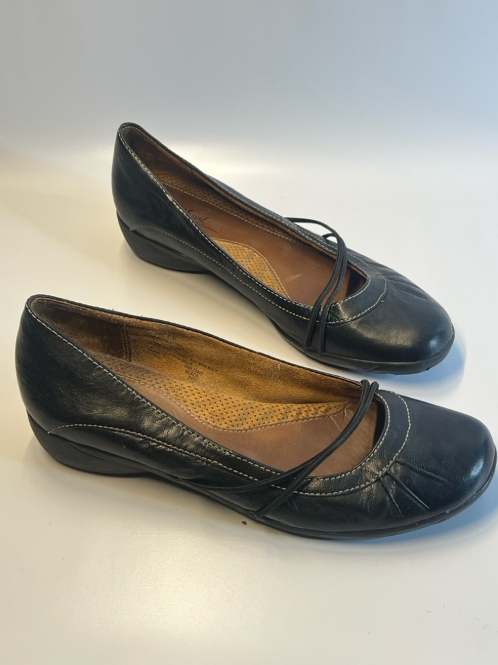 NATURAL SOUL Women’s Size 8 Slip On Flats